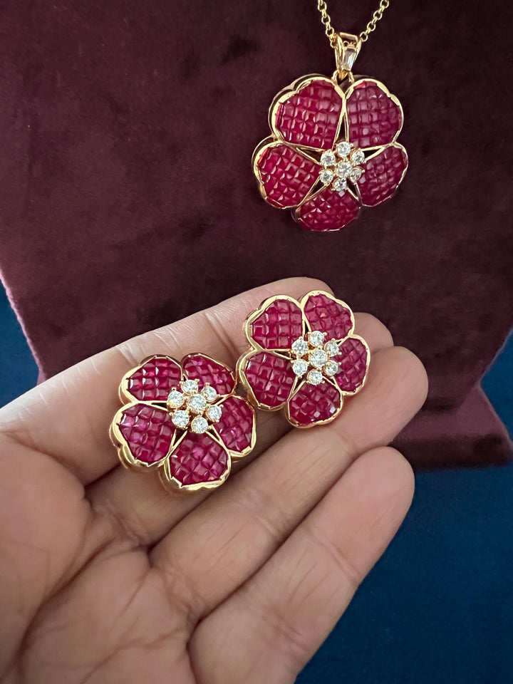 Exquisite Pendant Necklace Set - A Masterpiece of Elegance