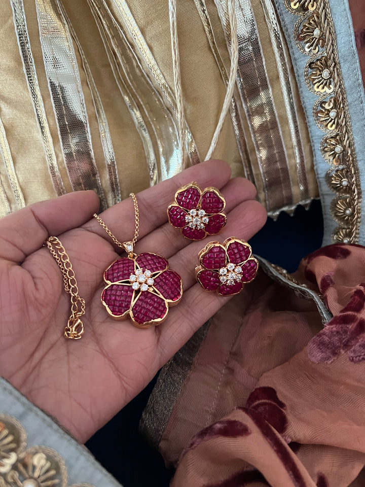 Exquisite Pendant Necklace Set - A Masterpiece of Elegance