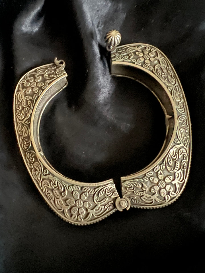 Elegant Brass Kada - Premium Quality Silver Replica