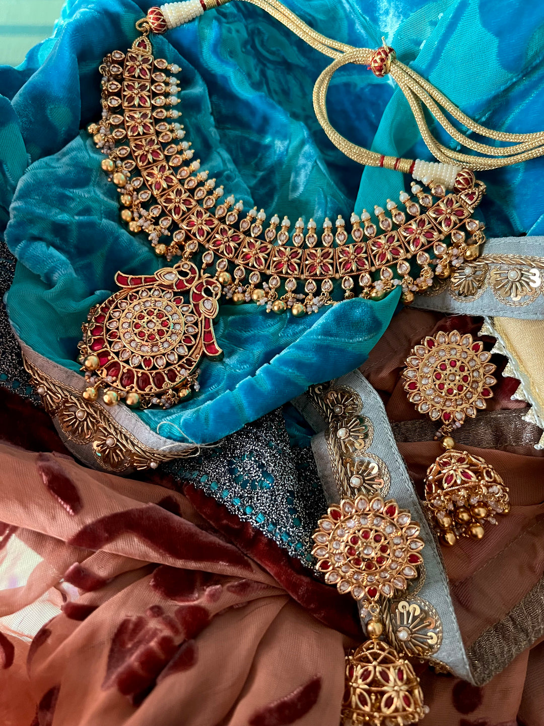 Elegant Necklace Set - Unmatched Quality and Style (Premium Quality)