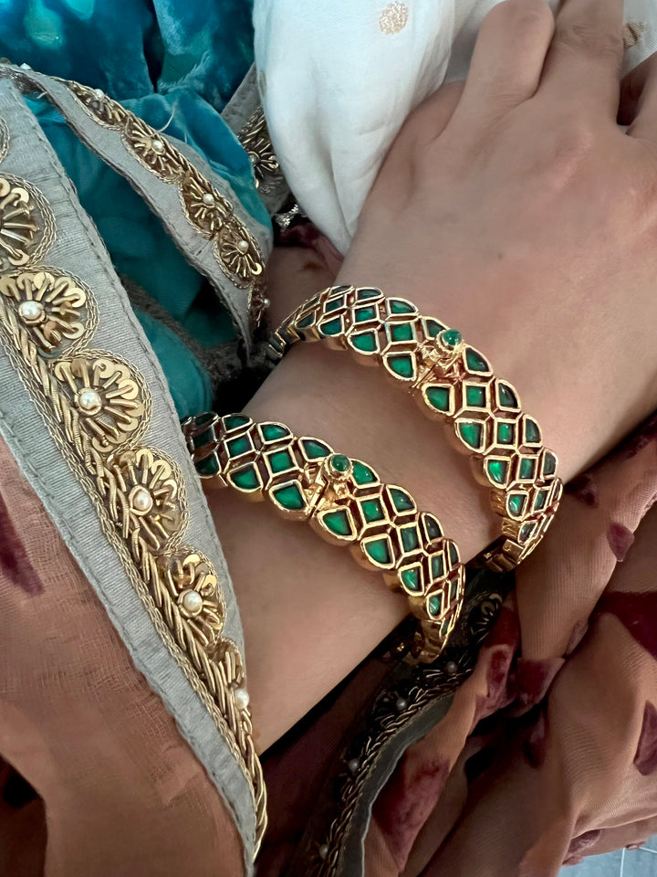 Classic Kundan Bangles - Set of 2