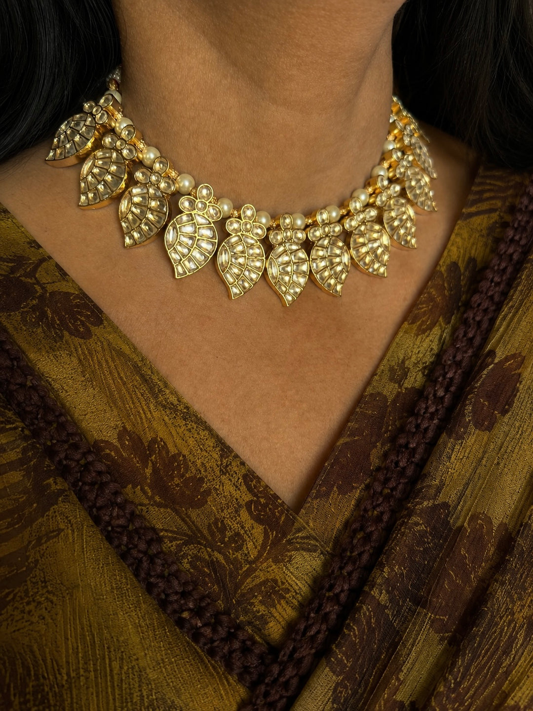 Handcrafted Pachi Kundan Collar Necklace Set with Matching Studs
