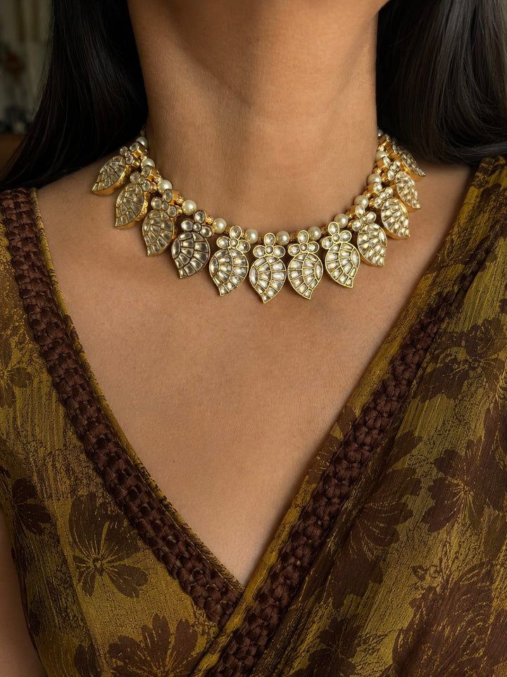 Handcrafted Pachi Kundan Collar Necklace Set with Matching Studs
