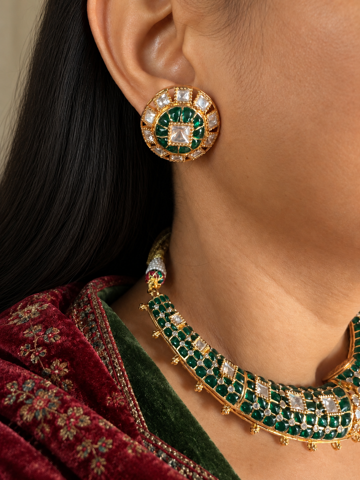 Antique Gold Plated Emerald Green Kundan Hasli Necklace Set