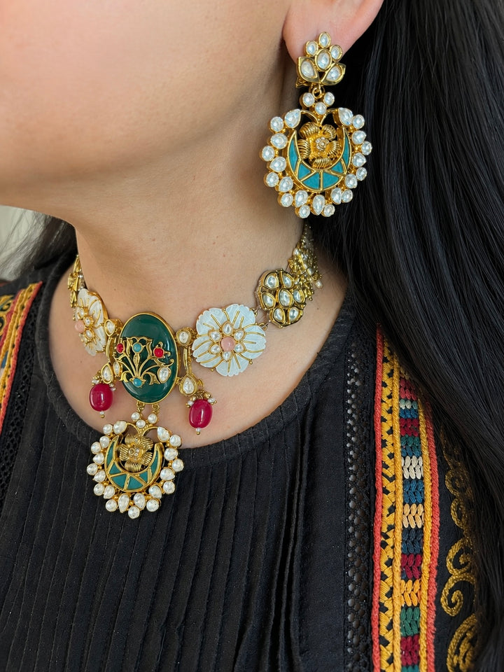 Noor-e-Gul Kundan Meenakari Choker Necklace Set, Carved Shell Flower & Pearl Strand Chanderbaali Set