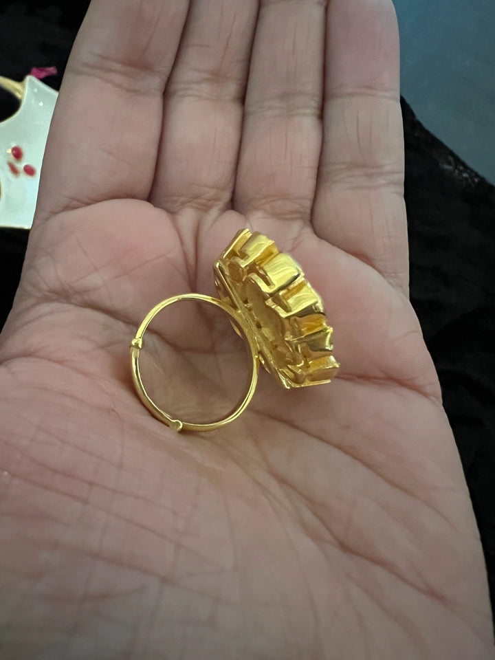 Elegant Ring - A Touch of Timeless Beauty