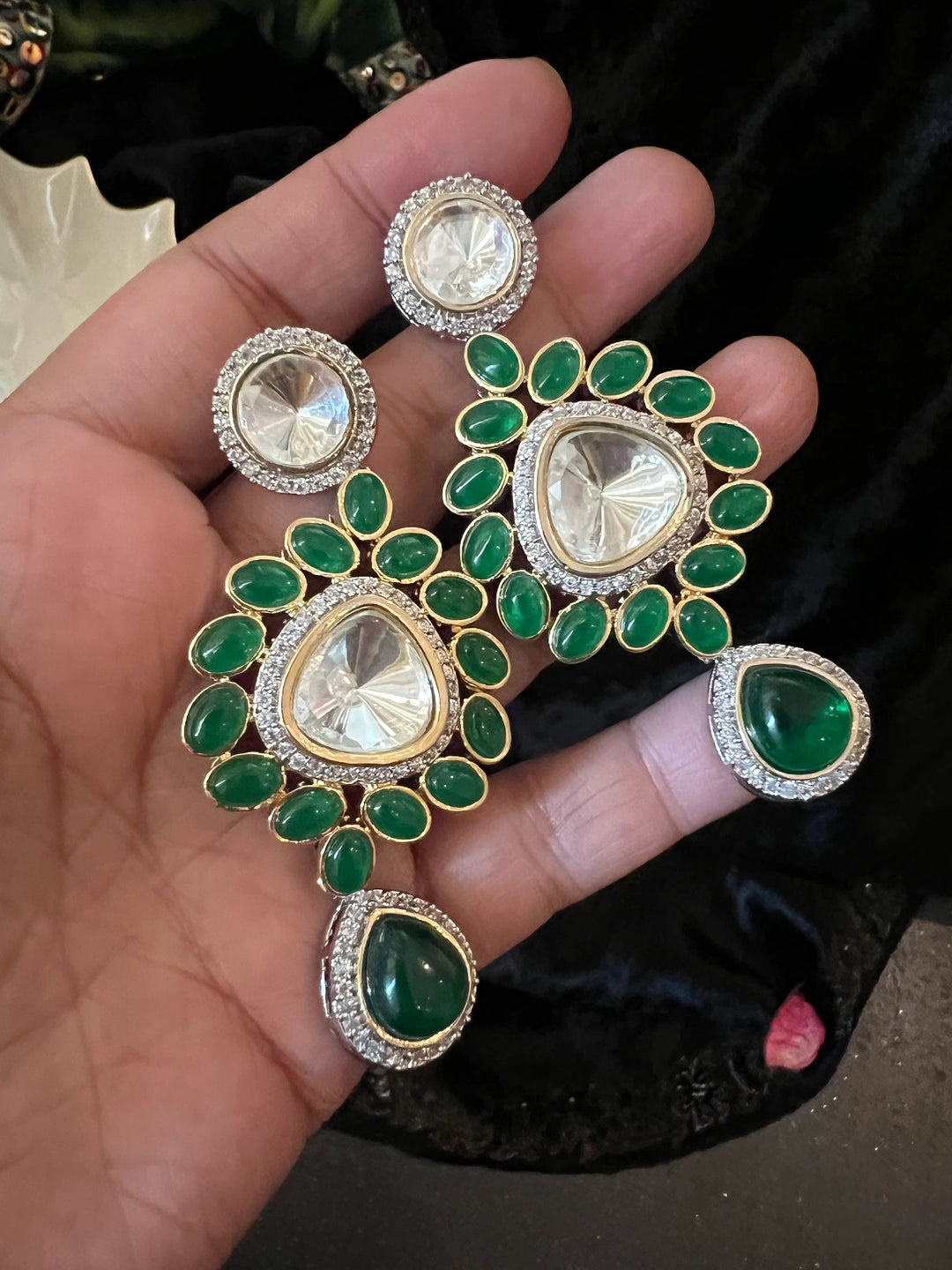 Elegant Kundan Necklace Set - Dazzle at Weddings and Festive Affairs