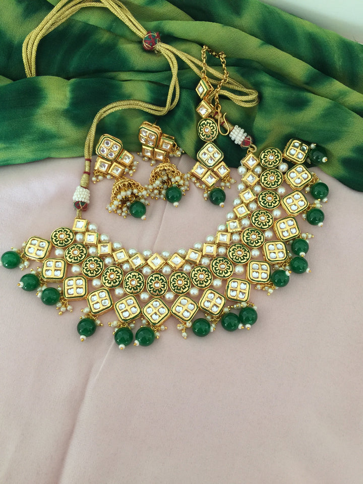 Elegant Kundan Choker Set with Earrings and Maangtikka - A Regal Radiance for Special Occasions