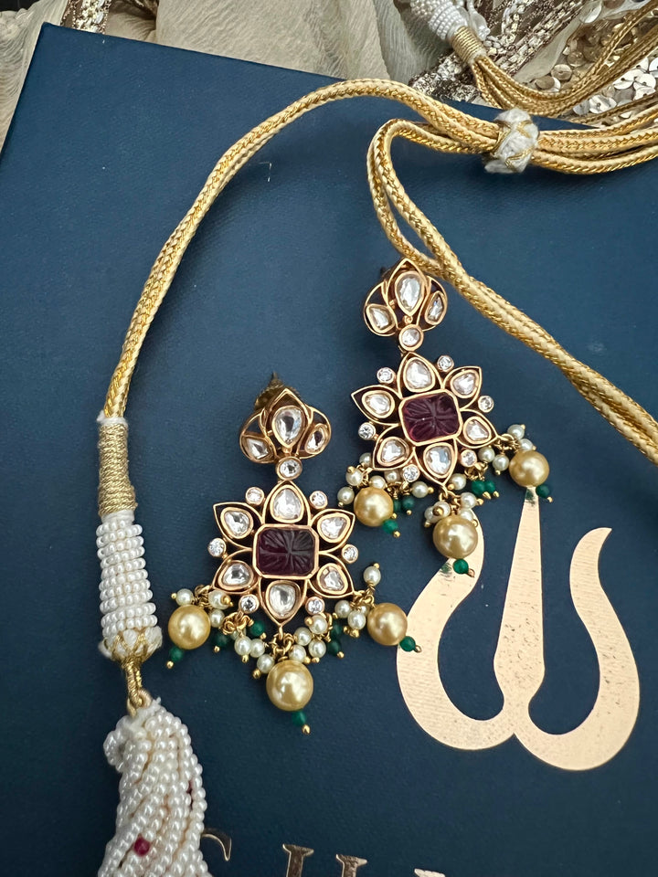 Beautiful Pachi Kundan Choker with Earrings