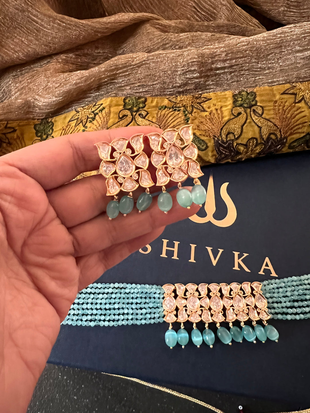 Elegant Sea Blue Kundan Choker with Studs