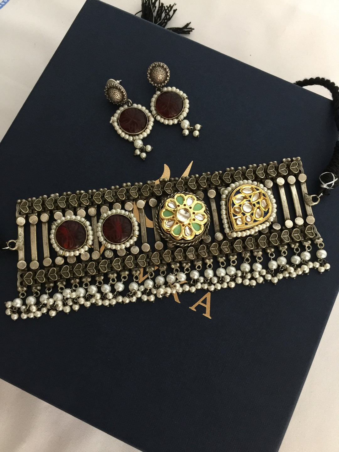 Vintage Artistic Choker with Statement Earrings