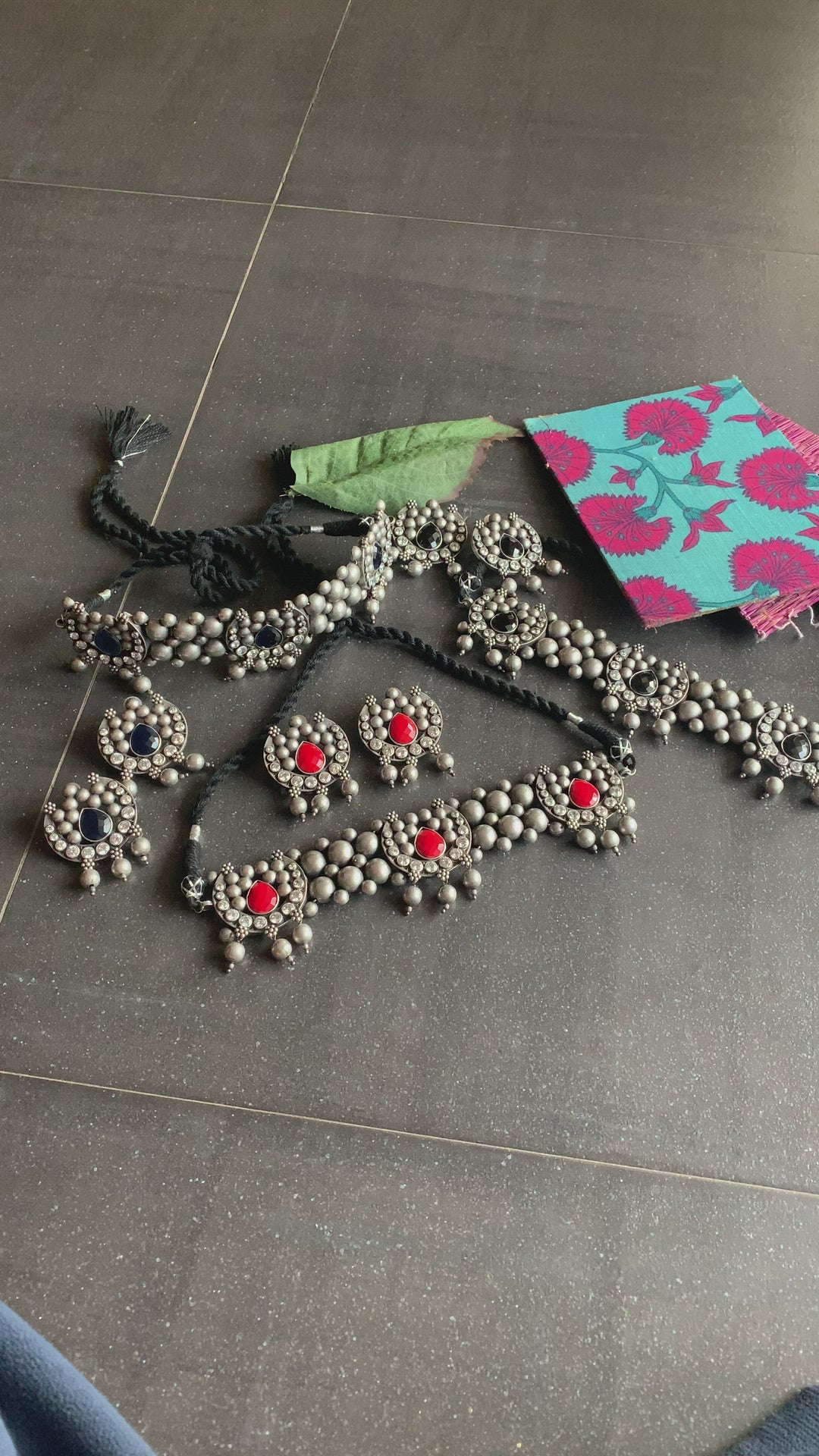 Vintage Artistic Choker with Oversized Studs