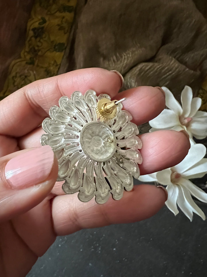 Elegant Fusion Studs