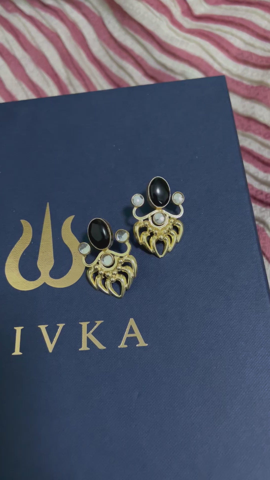 Black Stone and Kundan Studs