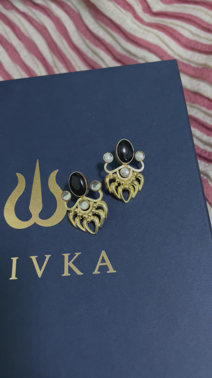 Black Stone and Kundan Studs