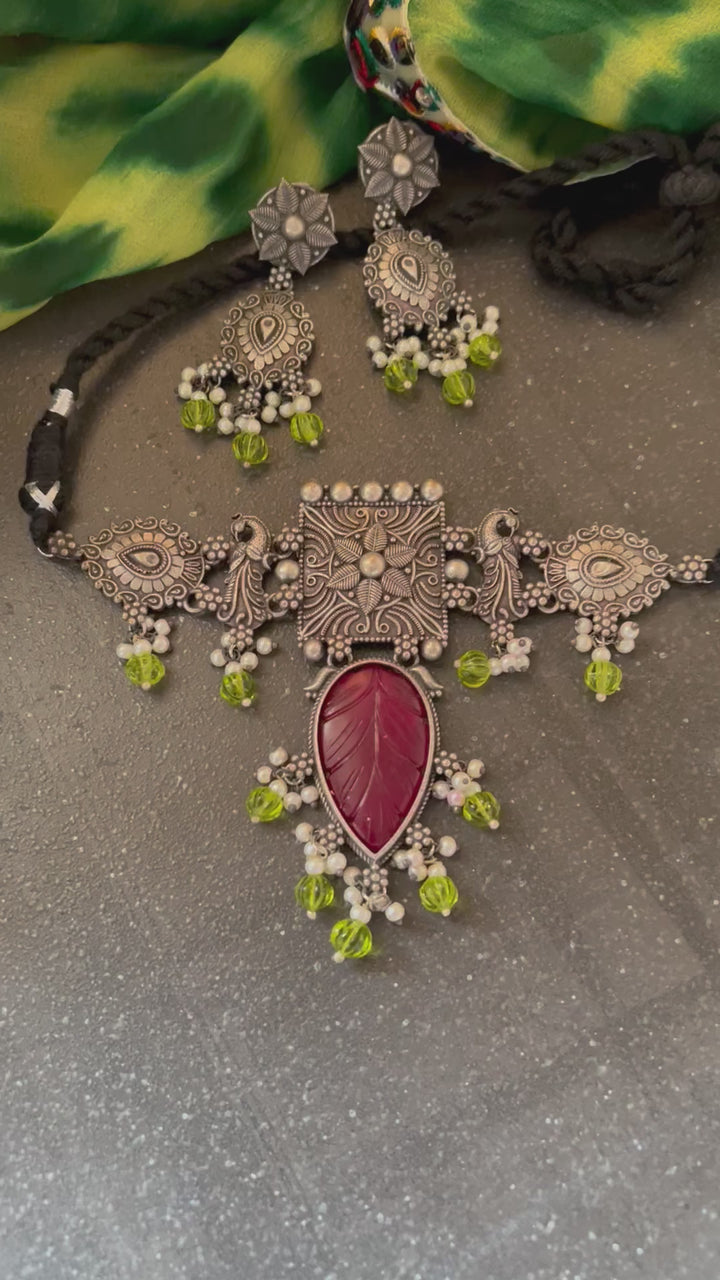 Vintage Carved Stones Choker with Statement Earrings