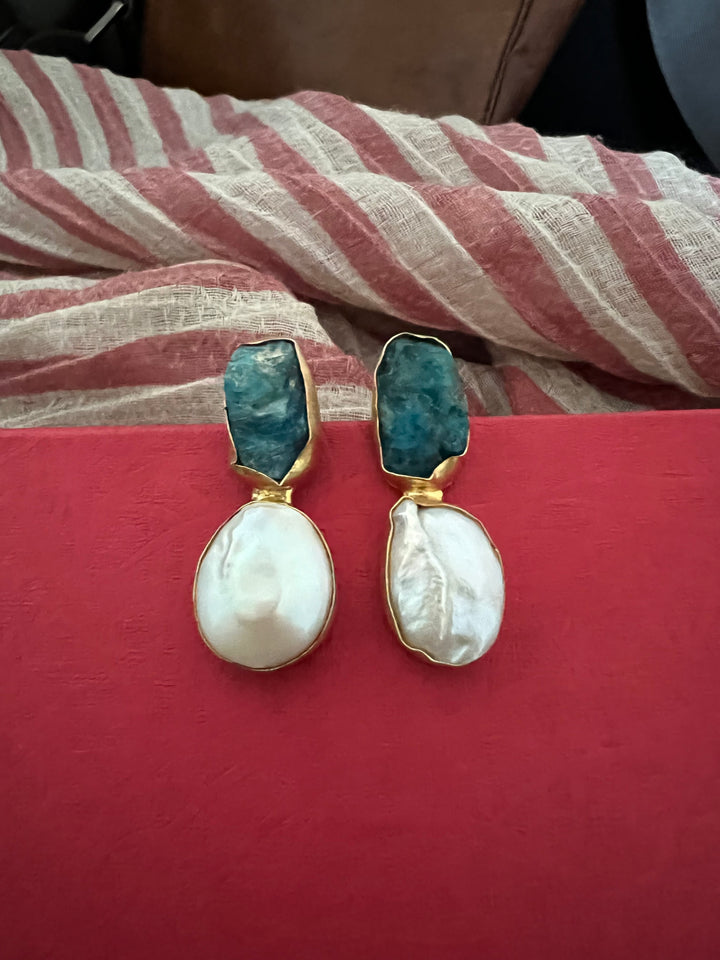 Classy Baroque Pearls Studs