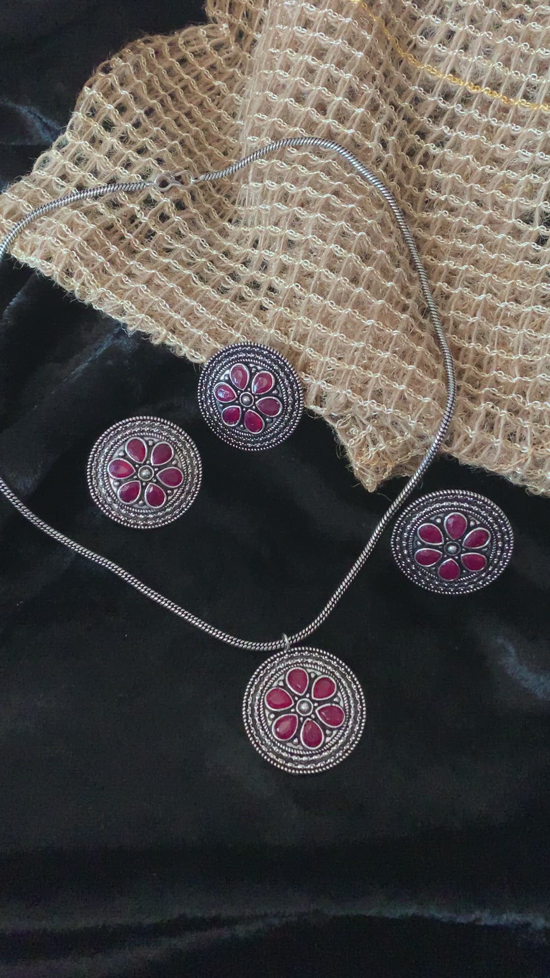 Red Pendant Necklace Set