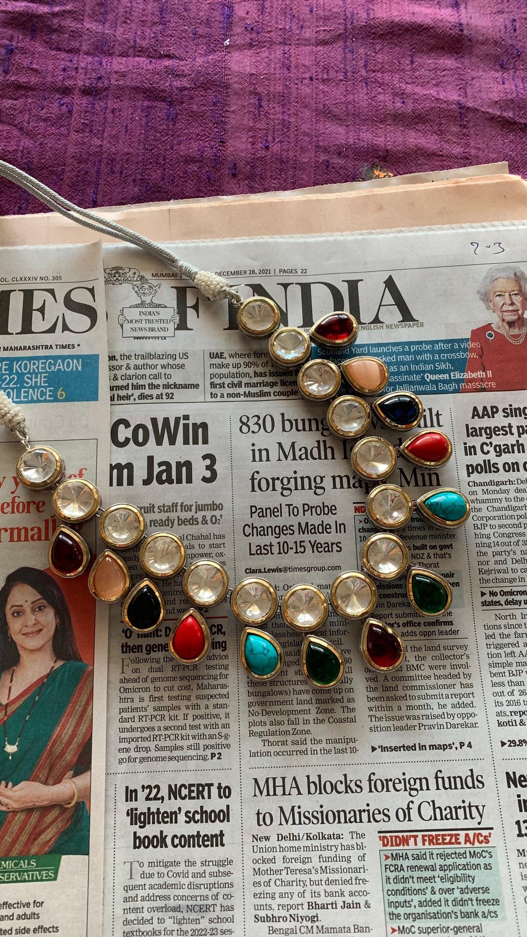 Vintage Stones Kundan Necklace with Statement Earrings - SHIVKA