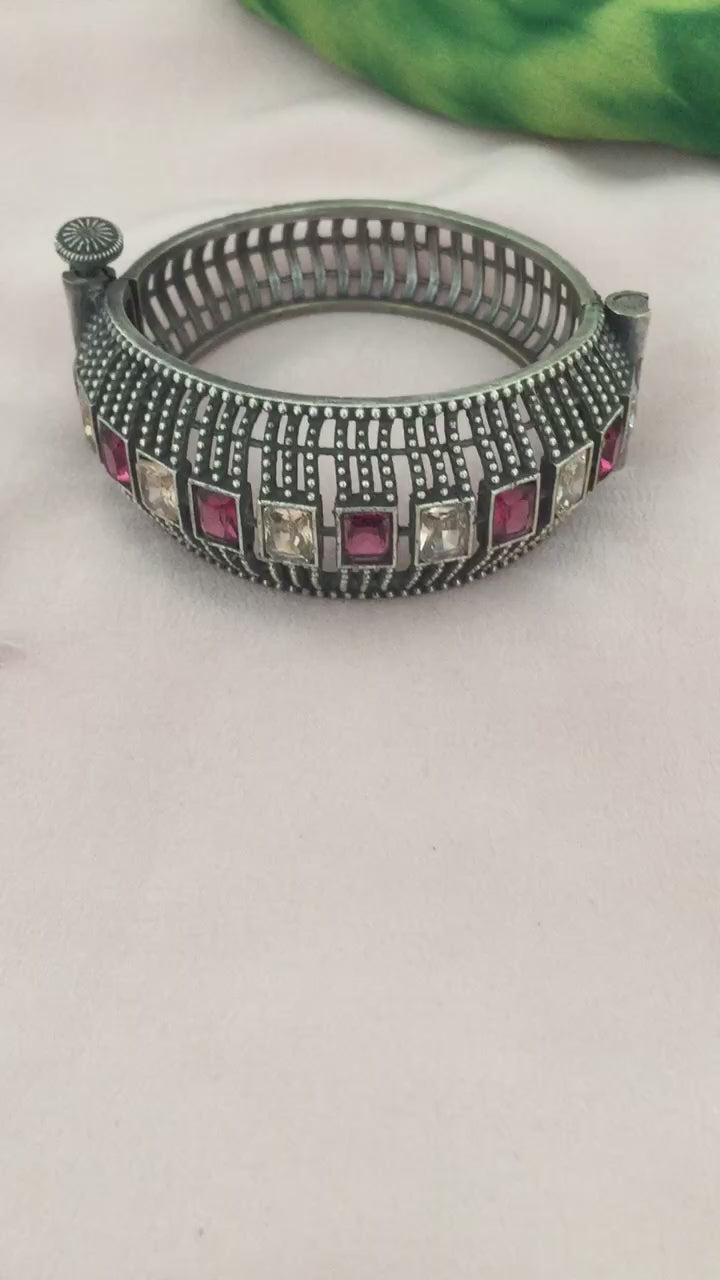 Statement Antique Kada/ Premium Quality Kada / Indian Bangle