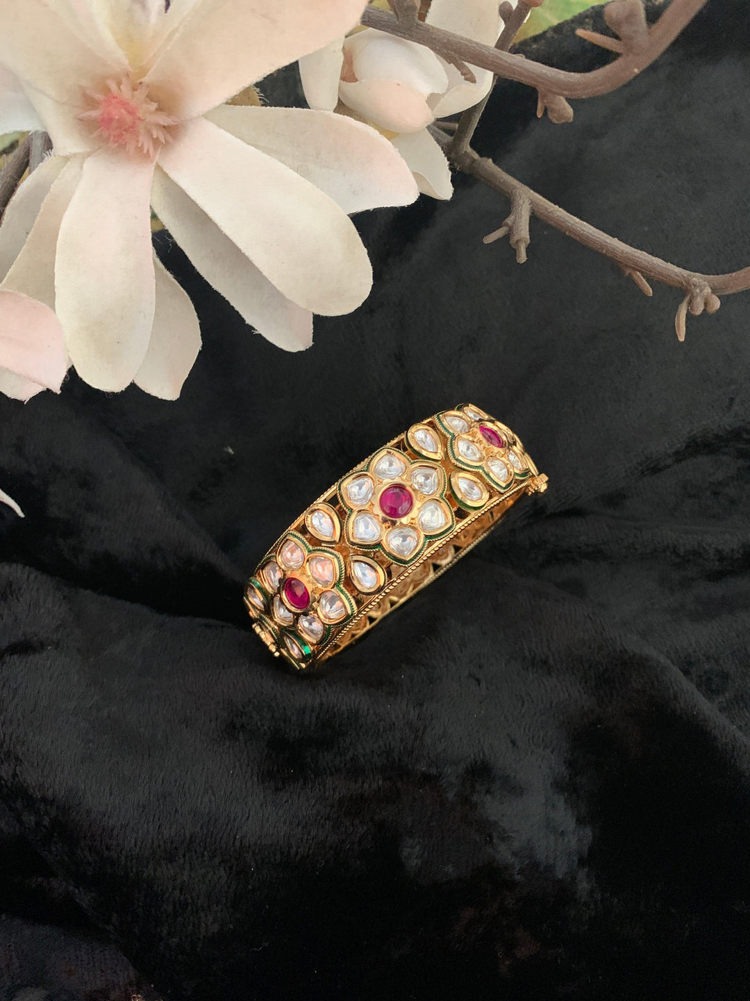 Kundan Flowers Bangle - SHIVKA