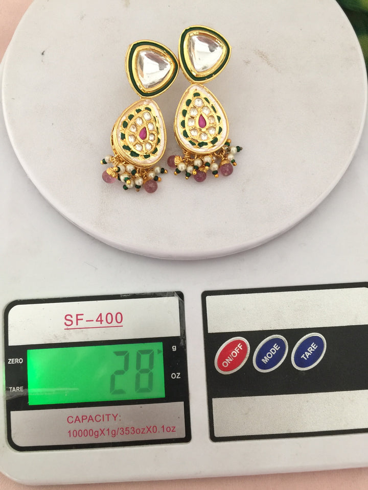 Elegant Kundan Necklace Set - Dazzle at Weddings and Festive Affairs