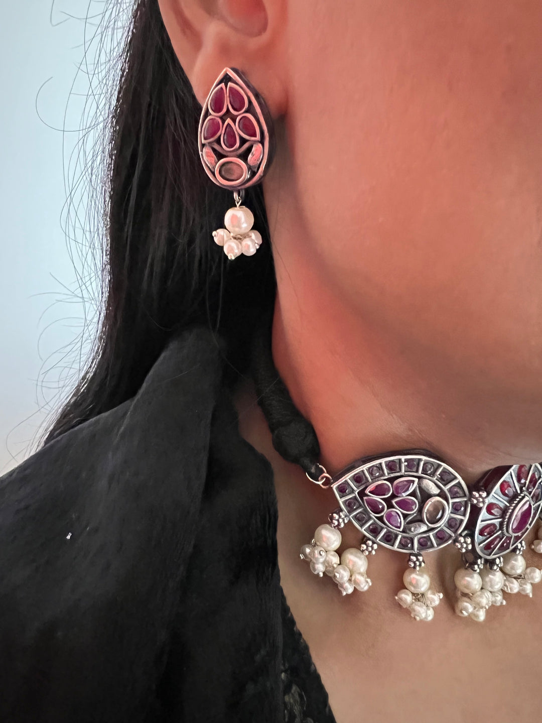 Beautiful Monalisa Choker with Statement Earrings