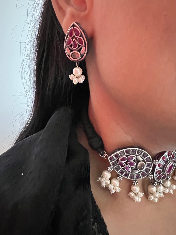 Beautiful Monalisa Choker with Statement Earrings