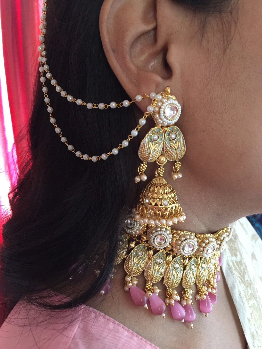 Exquisite Kundan Necklace Set - Radiate Elegance at Weddings and Festive Celebrations