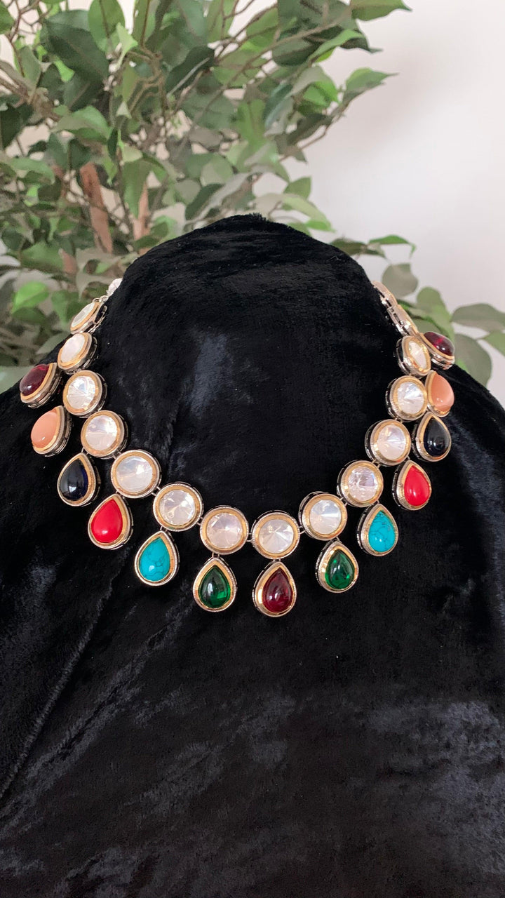 Vintage Stones Kundan Necklace with Statement Earrings - SHIVKA