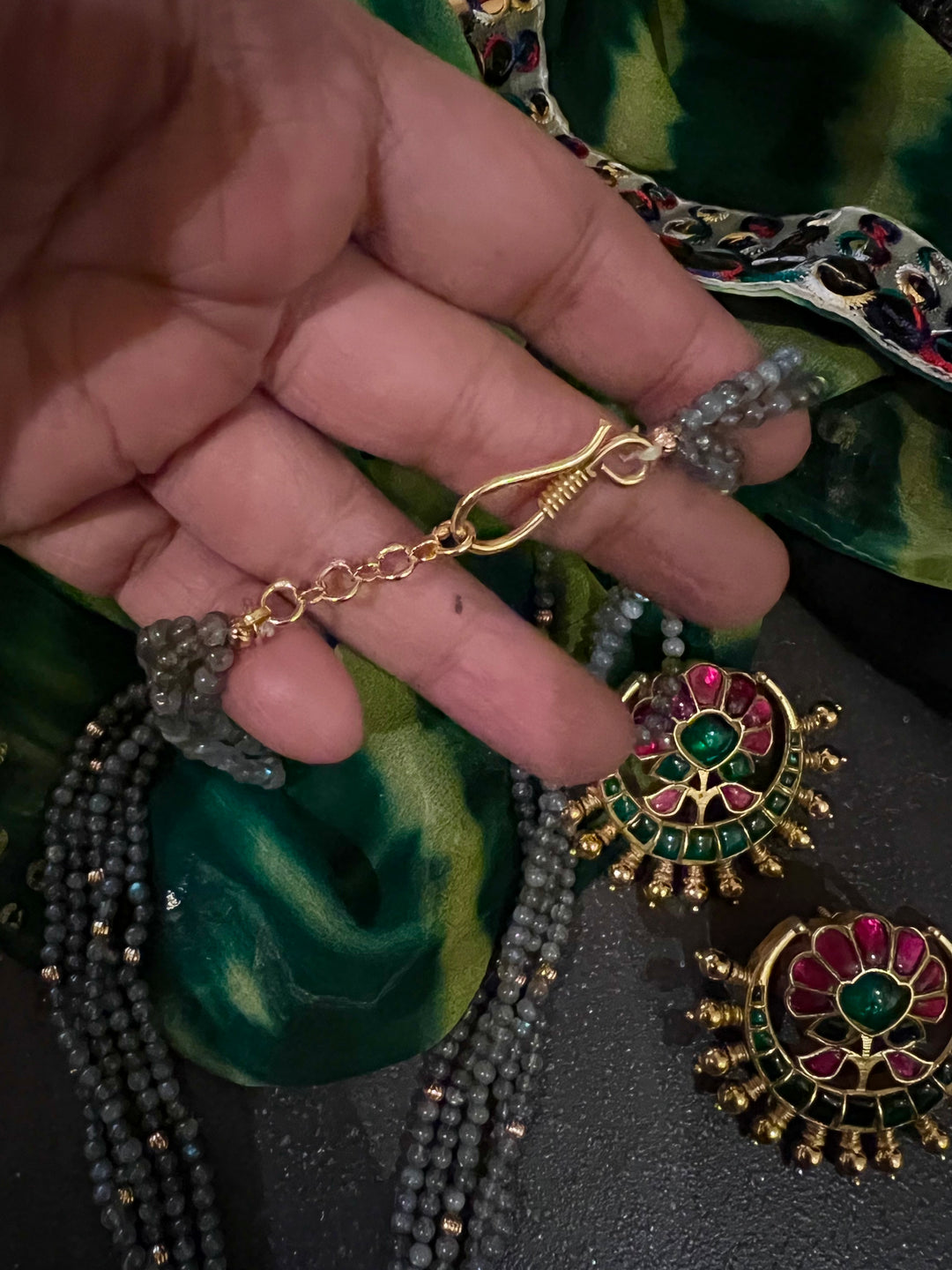 Beautiful Fusion Kundan Pendant Necklace with Earrings