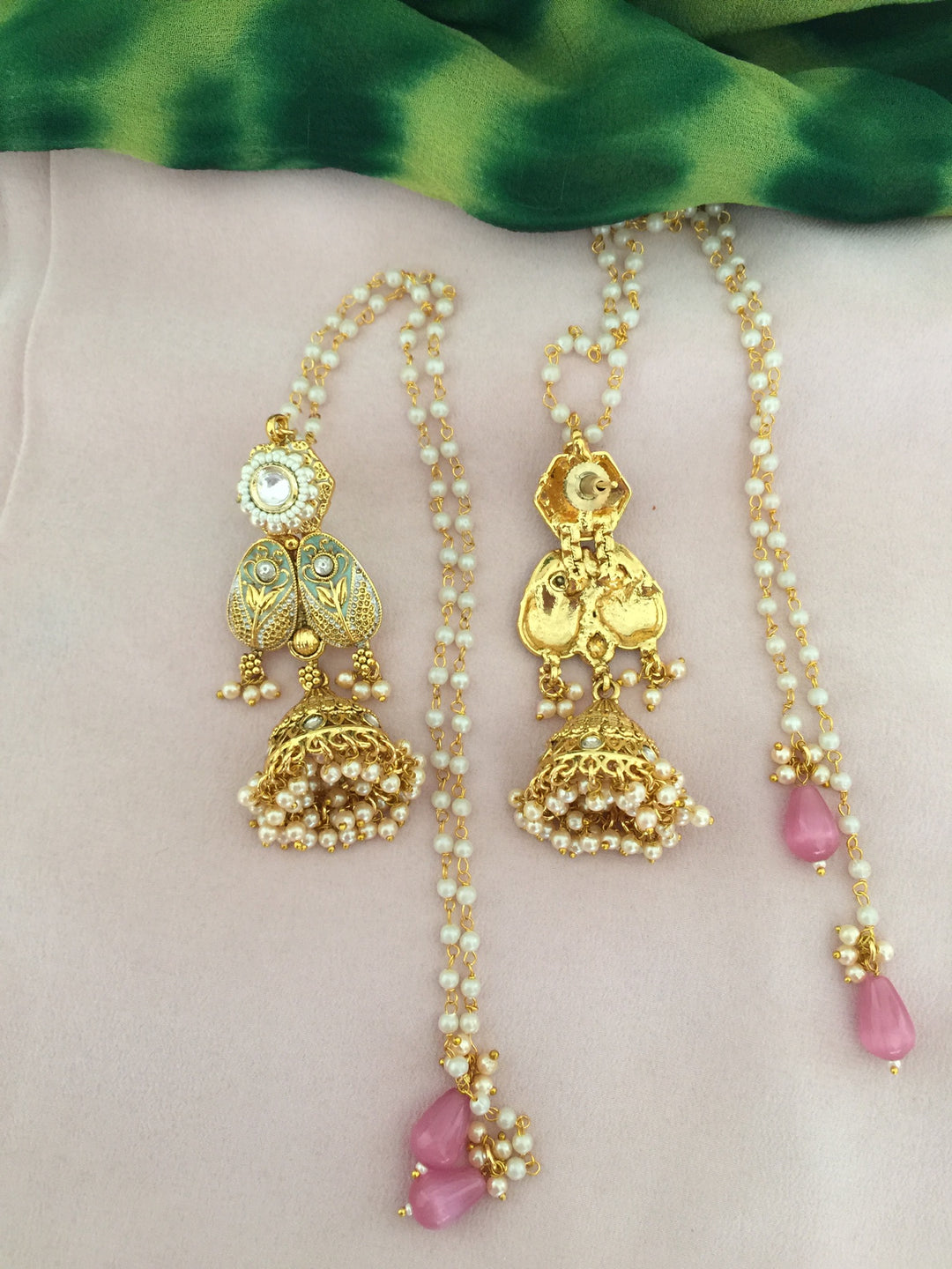 Exquisite Kundan Necklace Set - Radiate Elegance at Weddings and Festive Celebrations