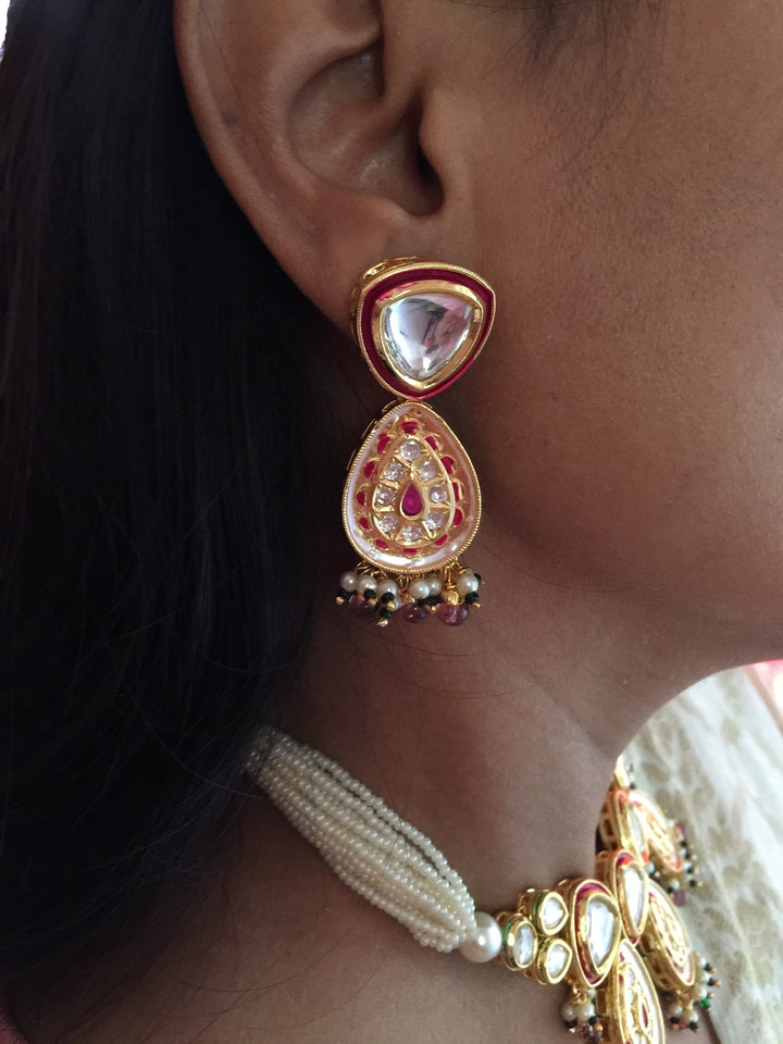 Elegant Kundan Choker with Earrings