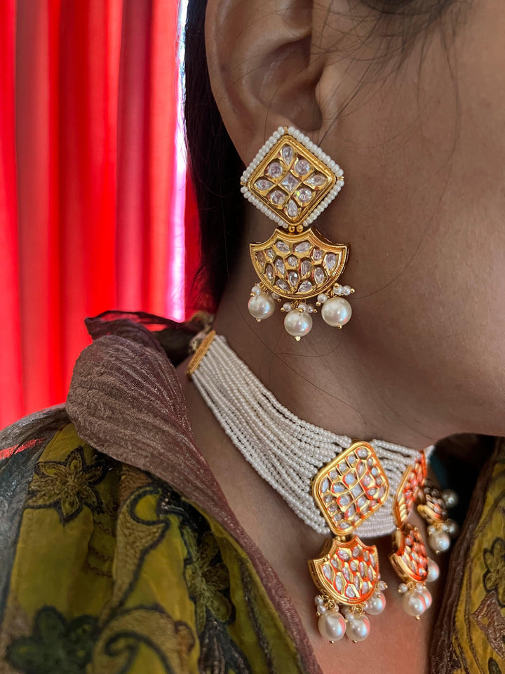 Scintillating Kundan Choker with Earrings - SHIVKA