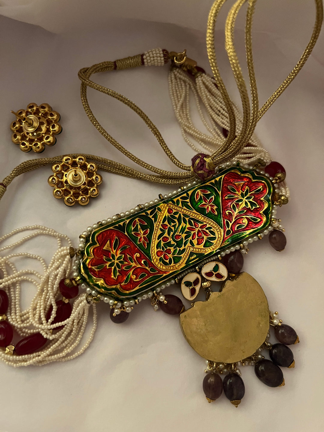 Scintillating Pearls Choker with Studs