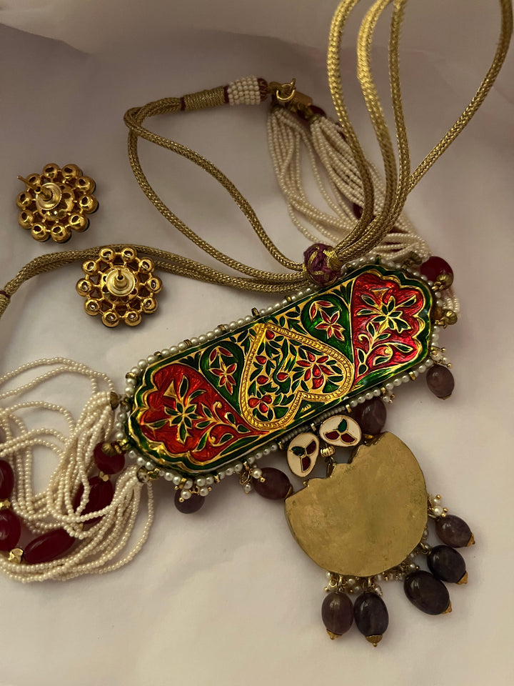 Scintillating Pearls Choker with Studs