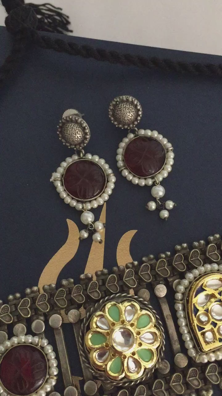 Vintage Artistic Choker with Statement Earrings