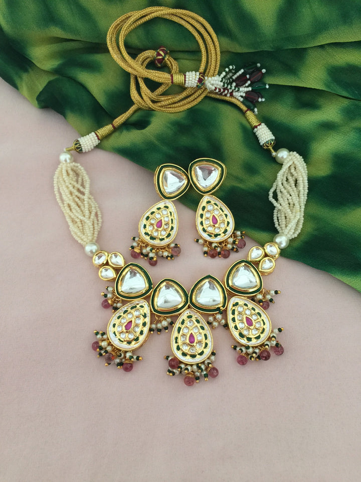 Elegant Kundan Necklace Set - Dazzle at Weddings and Festive Affairs