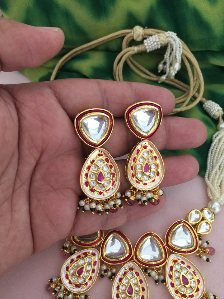 Elegant Kundan Choker with Earrings