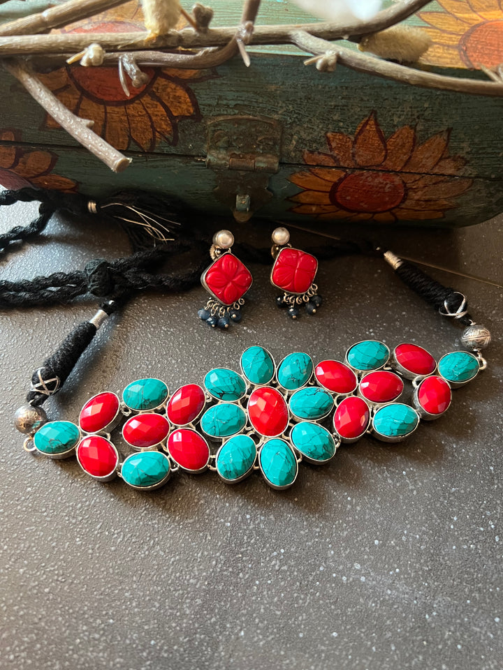 Beautiful Stone Choker with Stud Earrings