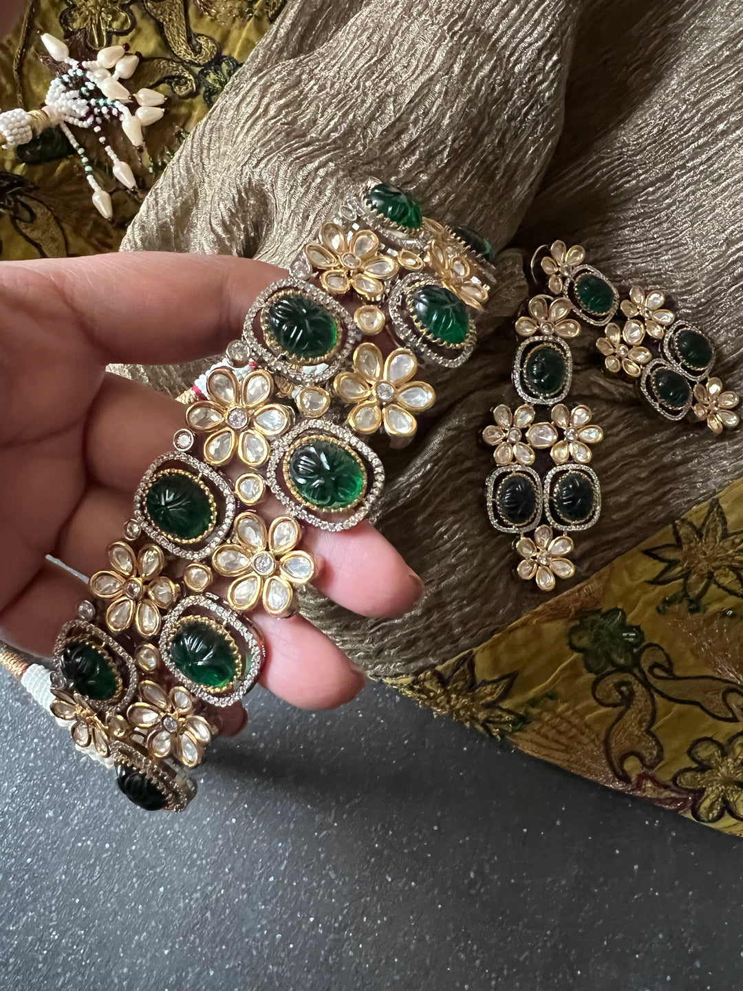 Kundan Choker with Earrings