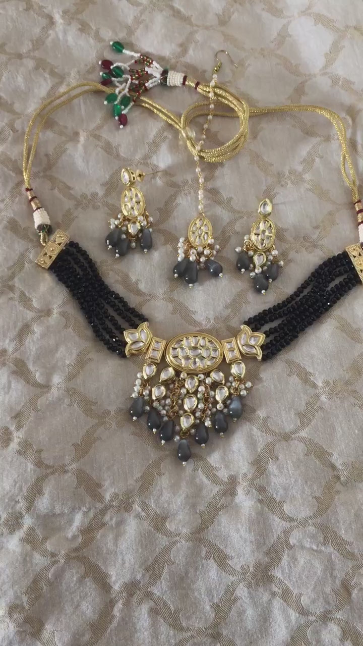 Classic Kundan Choker with Earrings and Maangtikka