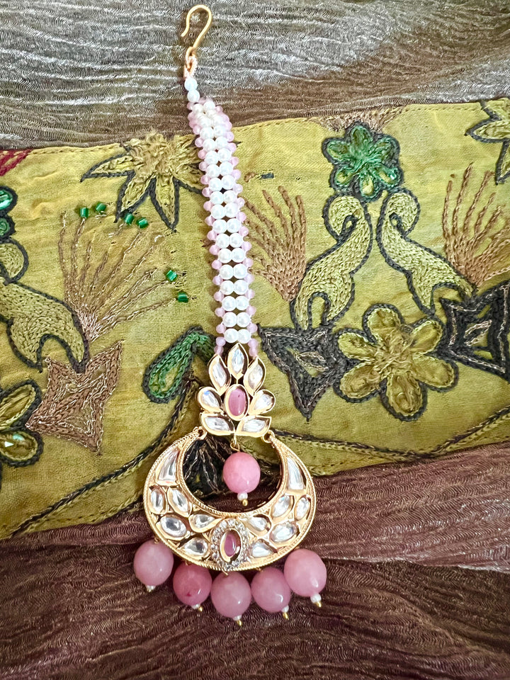 Beautiful Bridal Pink Kundan Maangtikka