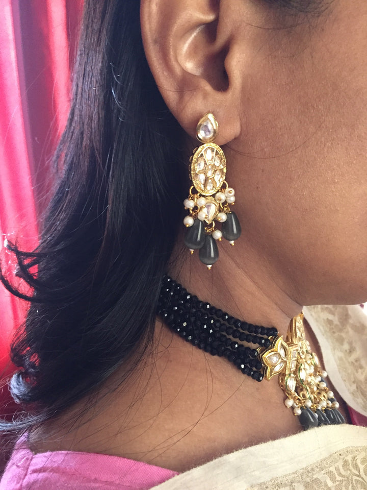 Classic Kundan Choker with Earrings and Maangtikka