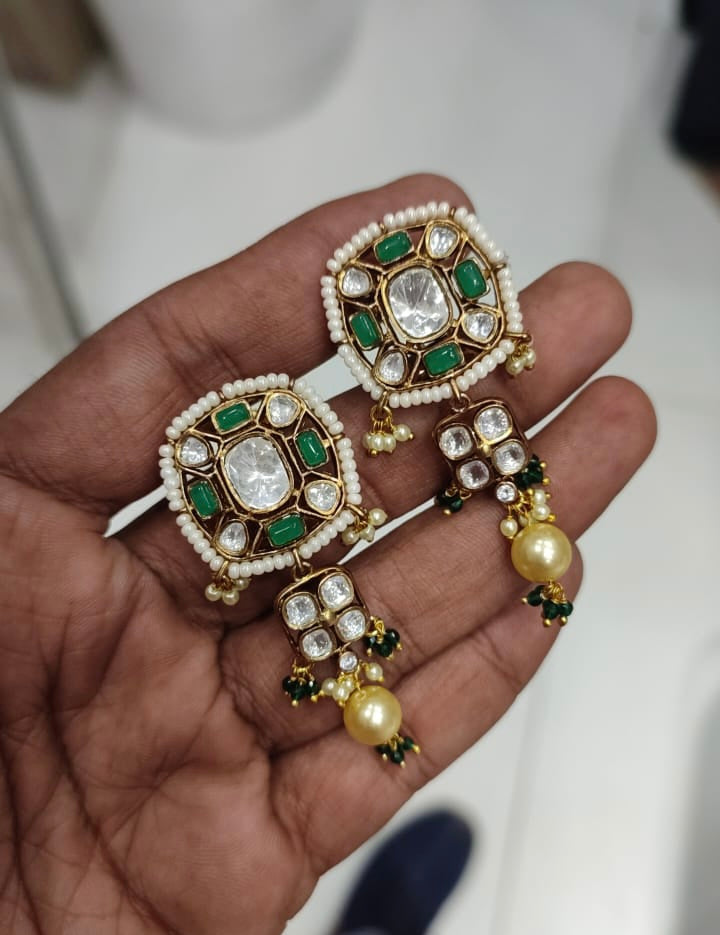 Scintillating Bridal Kundan Choker with Earrings