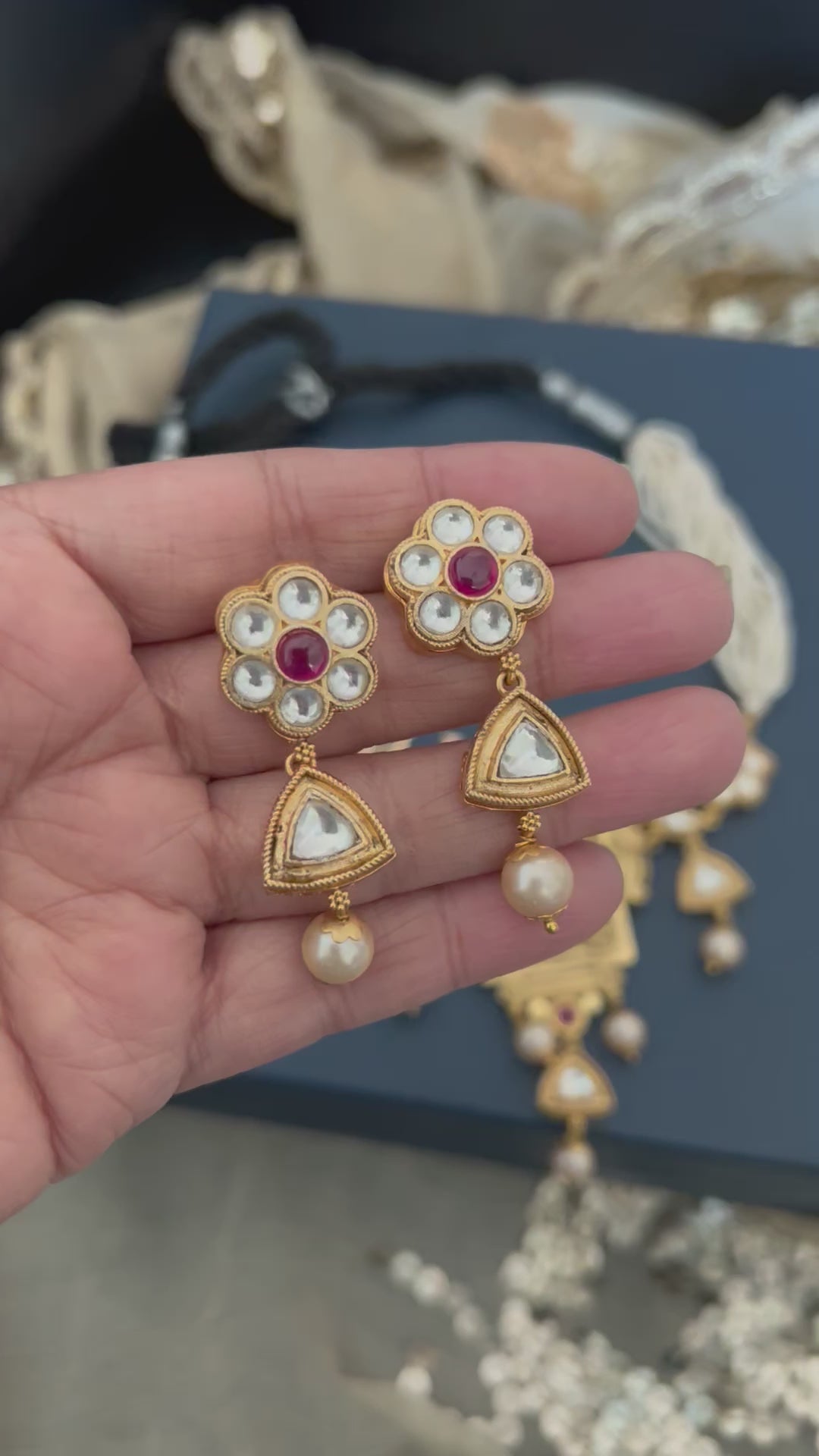 Elegant Fusion Kundan Choker with Earrings