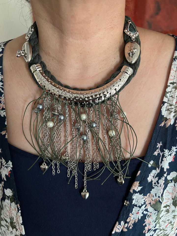 Fusion Hasli Necklace with Earrings