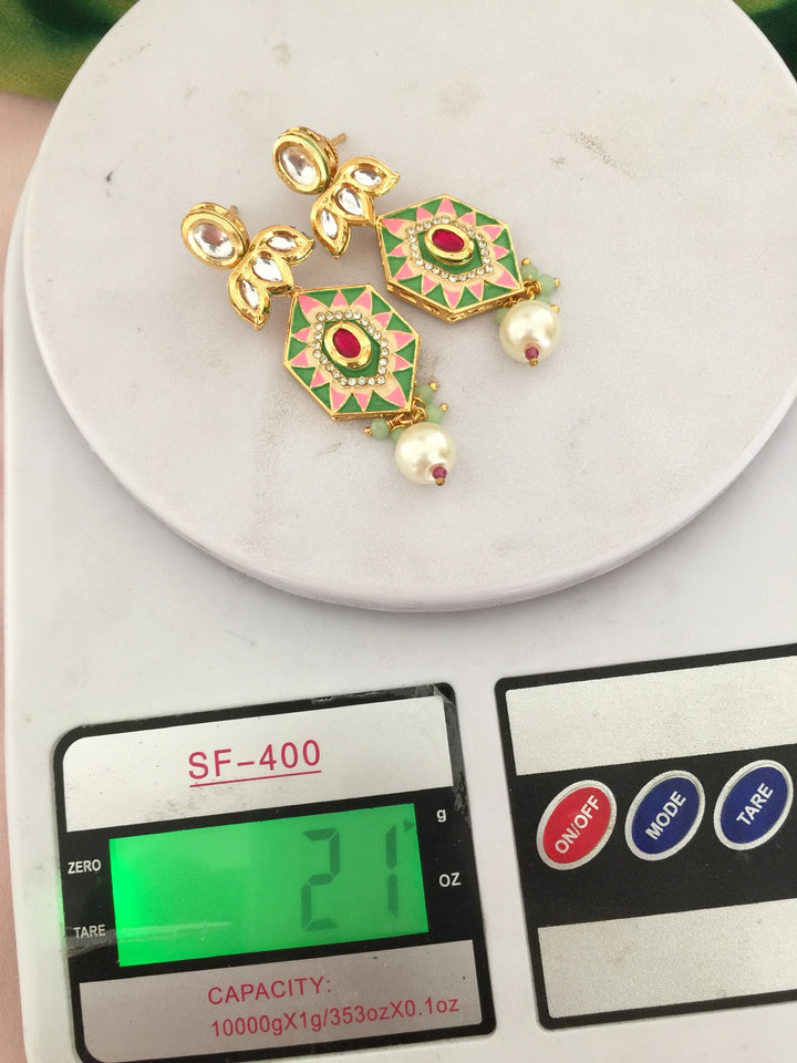 Elegant Kundan Necklace Set - Dazzle at Weddings and Festive Affairs