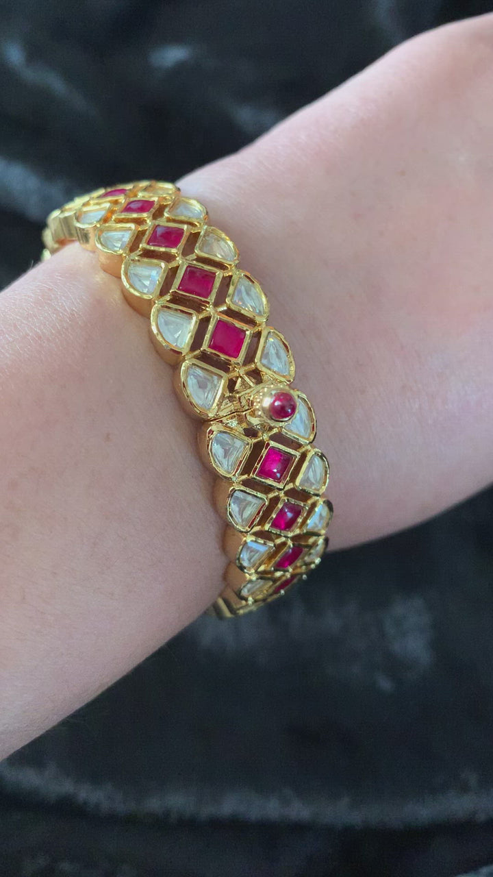 Classic Kundan Bangle