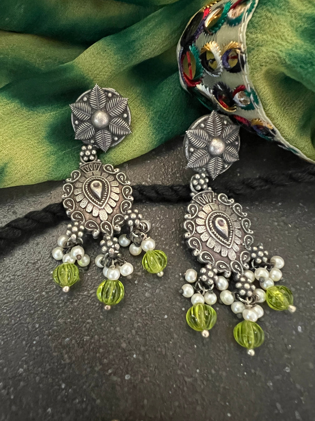 Vintage Carved Stones Choker with Statement Earrings